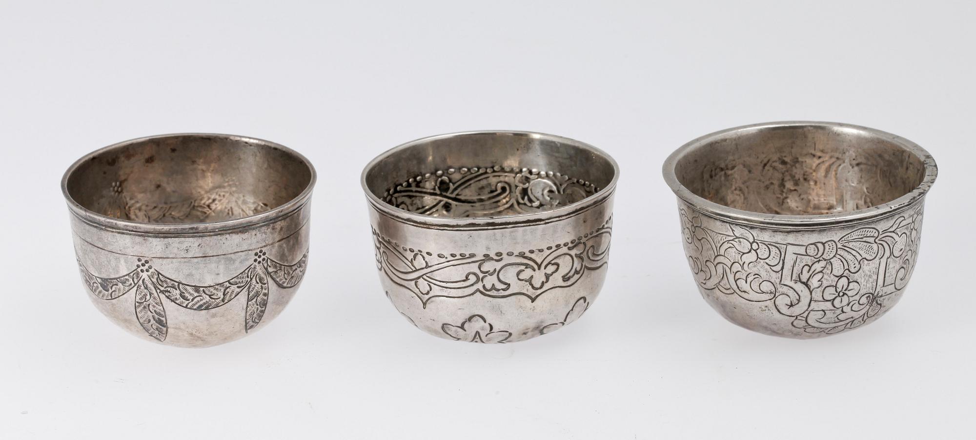 TUMLARE, 3 st, silver, Ryssland 1700-tal. Bla Moskva 1792. Totalvikt ca 90 gram.