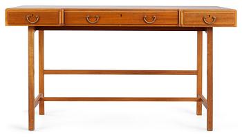 465. A Josef Frank mahogany and walnut desk, Svenskt Tenn, model 1022.