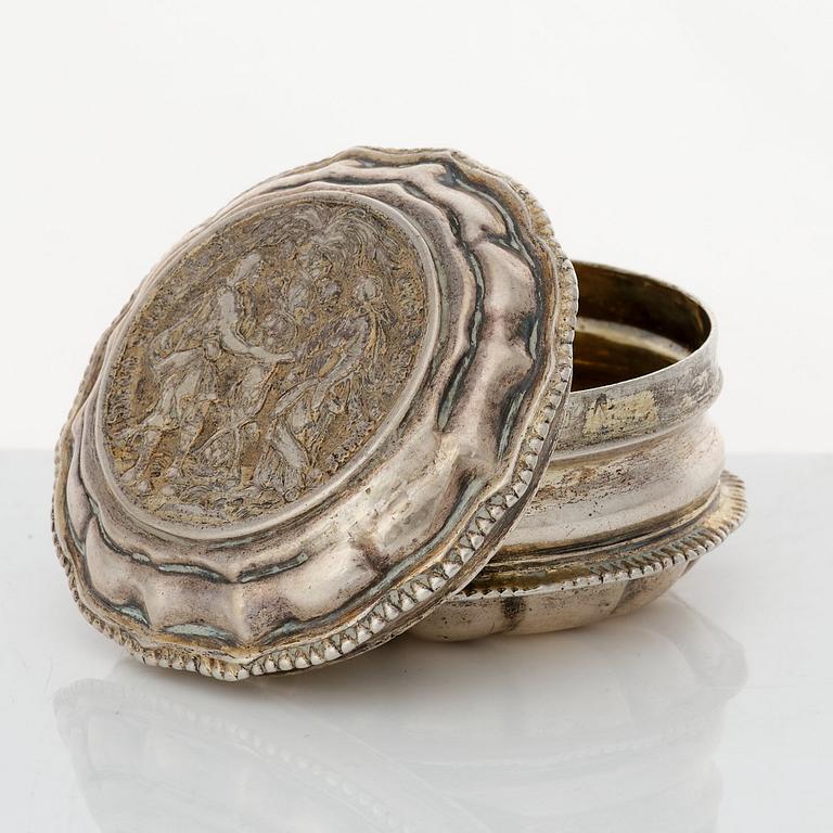 A Swedish 18th century parcel-gilt silver snuff-box, mark of Johan Wennervall, Gothenburg 1759.