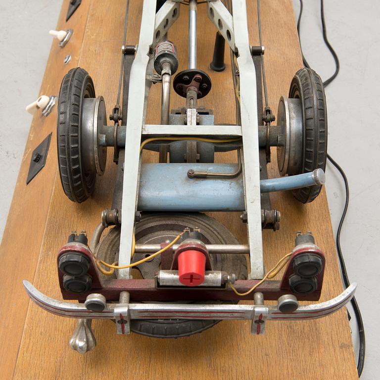 A mid-20th century demonstration model by Werner Degener Lehrmittel GmbH, Hannover,  Germany.