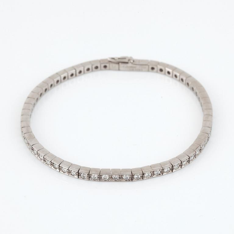 A brilliant-cut diamond, circa 1.70 cts, bracelet. Signed Cartier.
