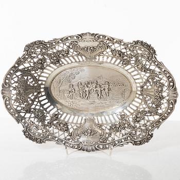 A silver bread basket, Swedish import mark, circa 1900.