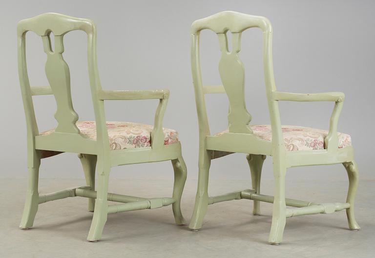 KARMSTOLAR, ett par, rokoko, 1700-tal.