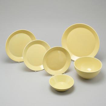 17 pieces of fience service"Kilta", Kaj Franck, Iittala, from the latter half of the 20th century.