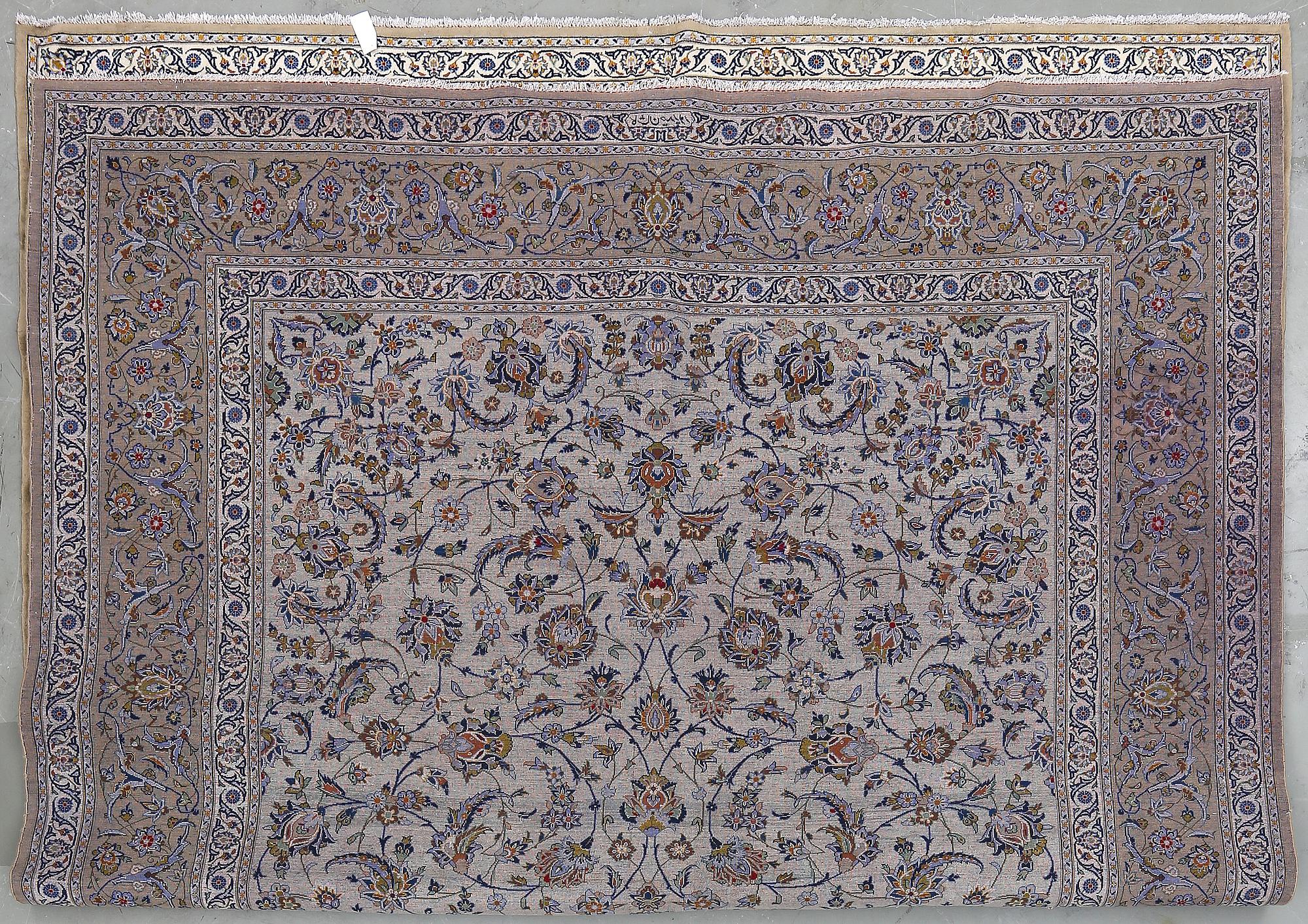 MATTA, Keshan, ca 427x307 cm.