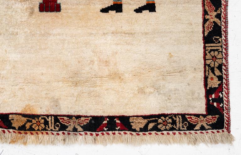 Matta, orientalisk, ca 146 x 110 cm.