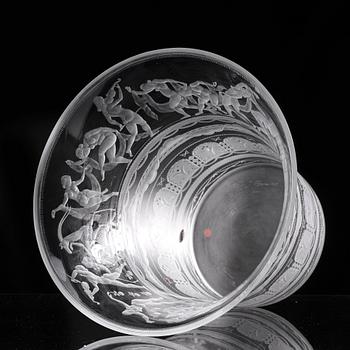 Simon Gate, an engraved glass bowl with plate, Orrefors, Sweden 1923, model 122.