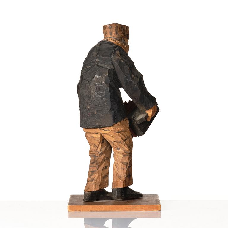 Axel Petersson Döderhultarn, Standing accordionist.