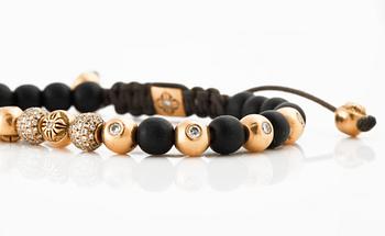 A Shamballa Jewels bracelet with brilliant-cut diamonds.