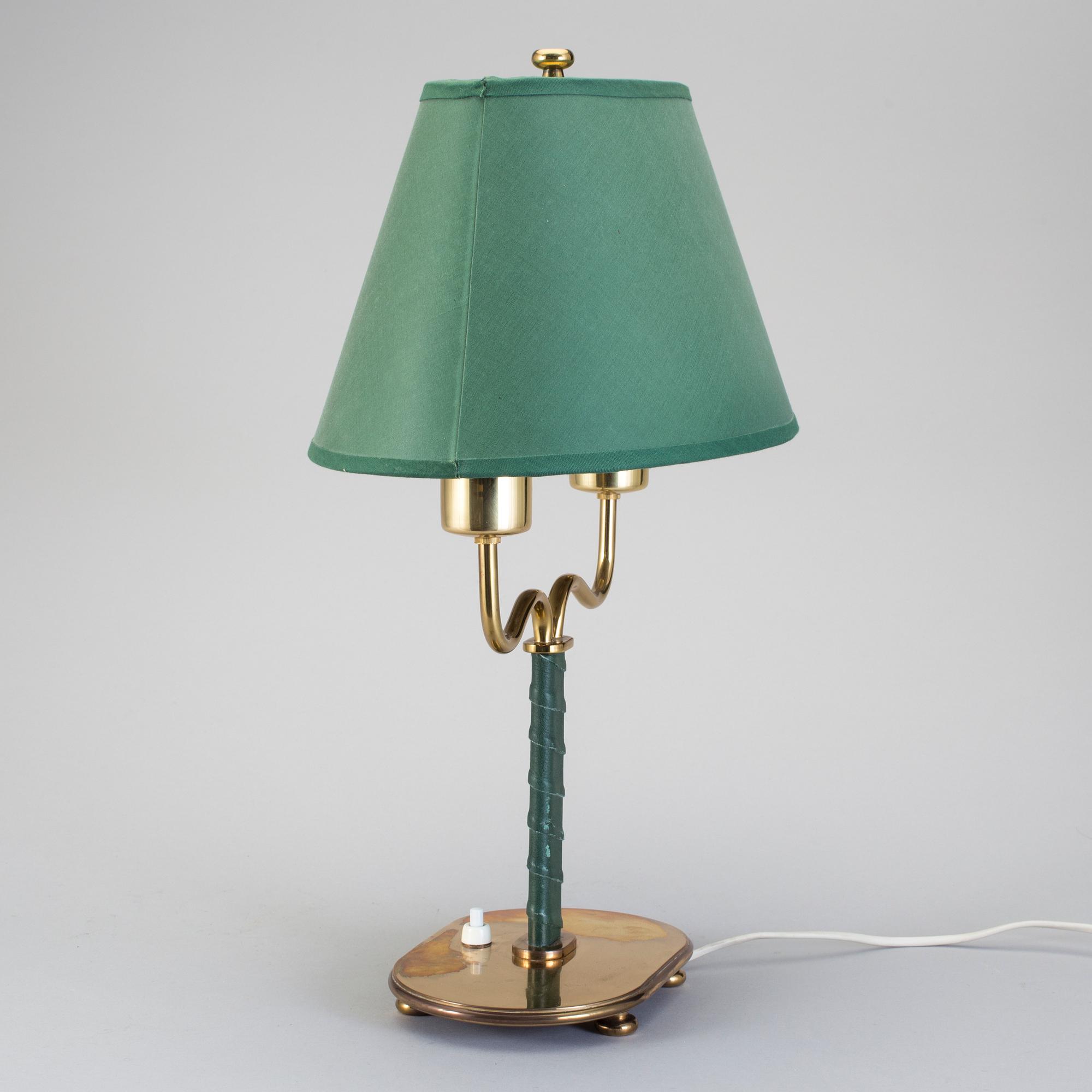 JOSEF FRANK, bordslampa, Firma Svenskt Tenn. Modell 2388.