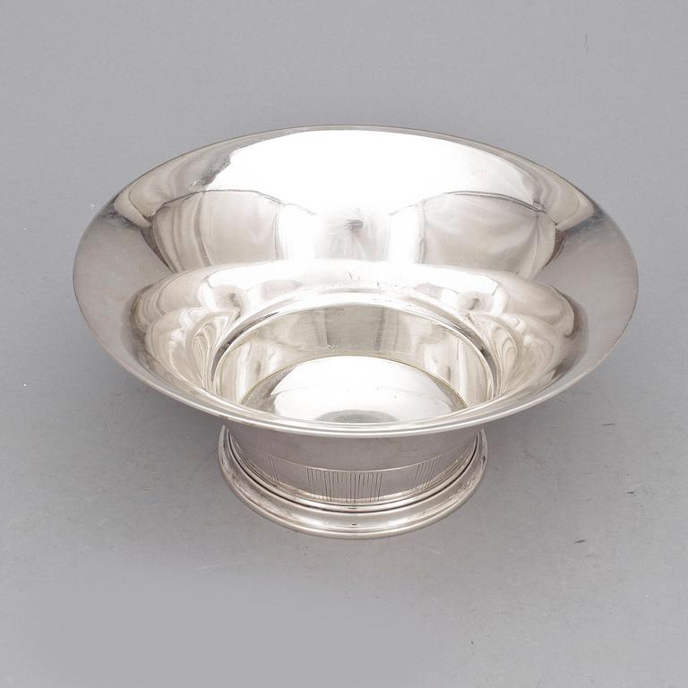 SKÅL, silver, CG Hallberg, Stockholm, 1930-tal. Vikt ca470g.