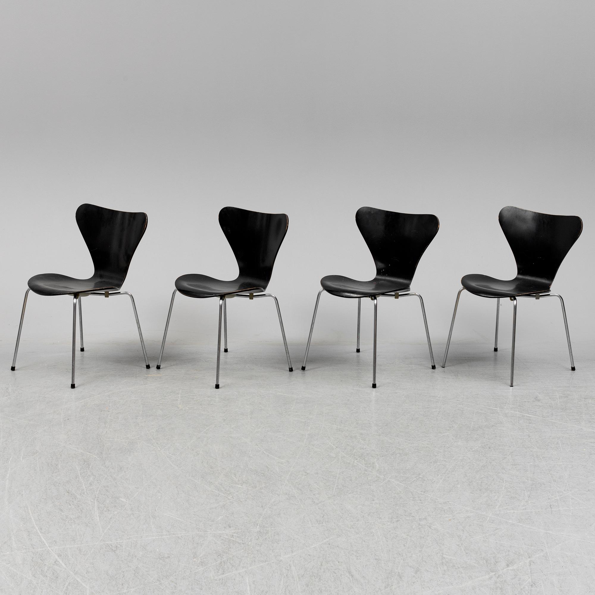 ARNE JACOBSEN, four 'Series 7' chairs from Fritz Hansen, Denmark, 1974.