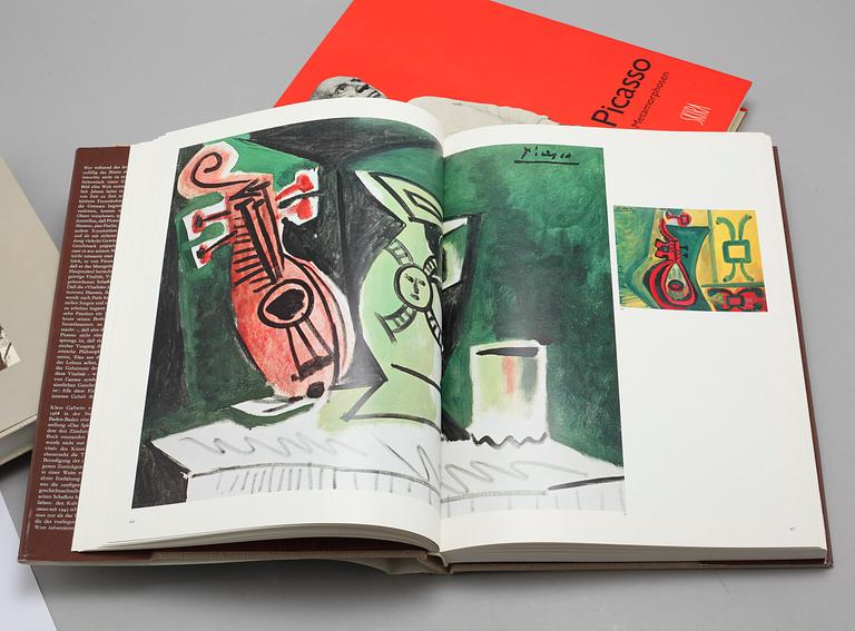 Books, 4 artbooks about Picasso and his work, 20th century 3rd quarter.