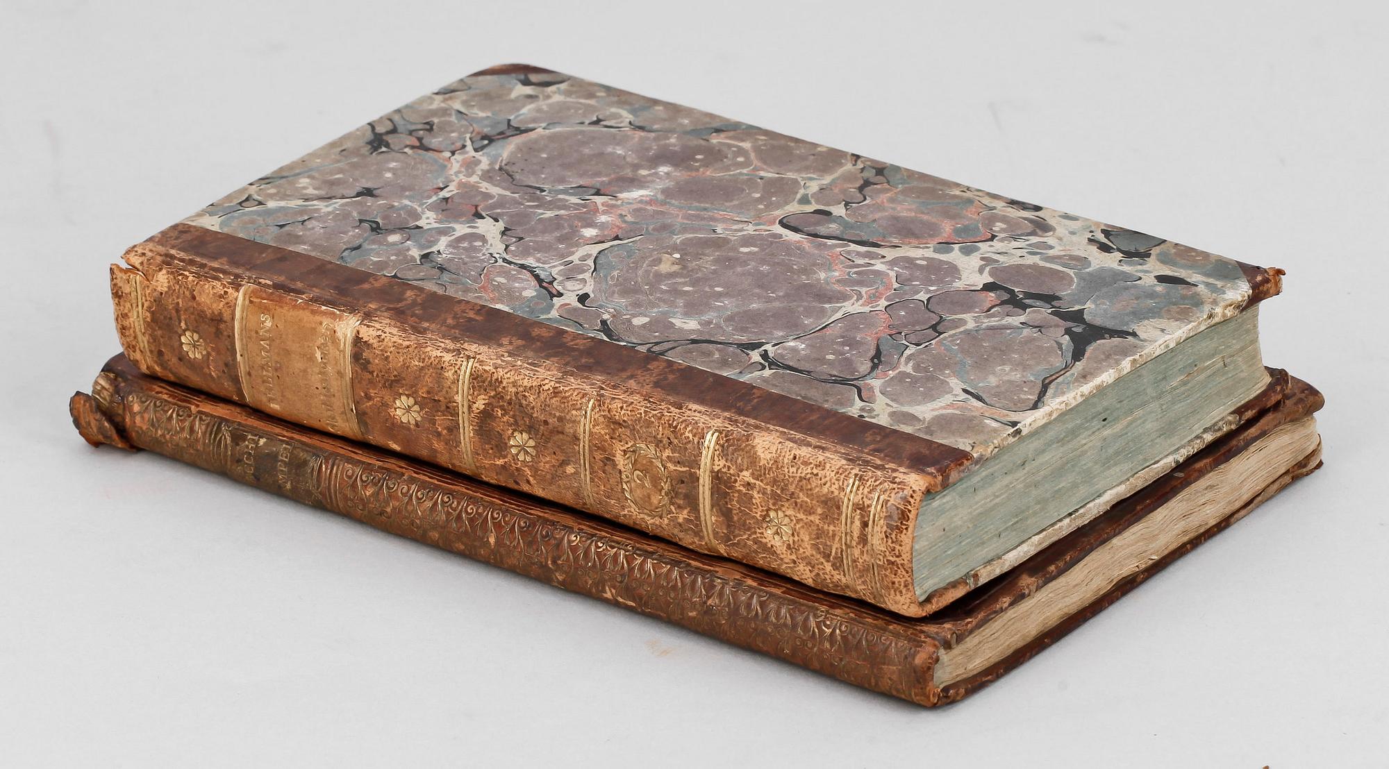 BÖCKER, 2 st, "Bacchi Tempel, öpnadt vid En Hieltes död" resp "CM Bellmans Skaldestycken efter CM Völschows manuscripter" senare delen, Stockholm 1783 resp 1814.