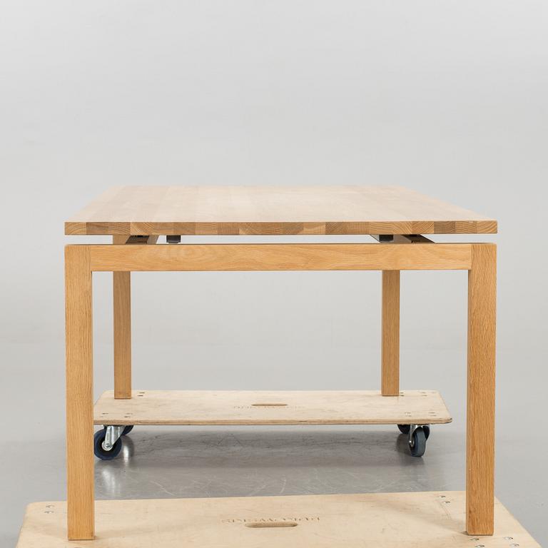 MATBORD, "Slitz", Möbelsnickarmästare Håkan Johansson, Olby Design sent 1900-tal.