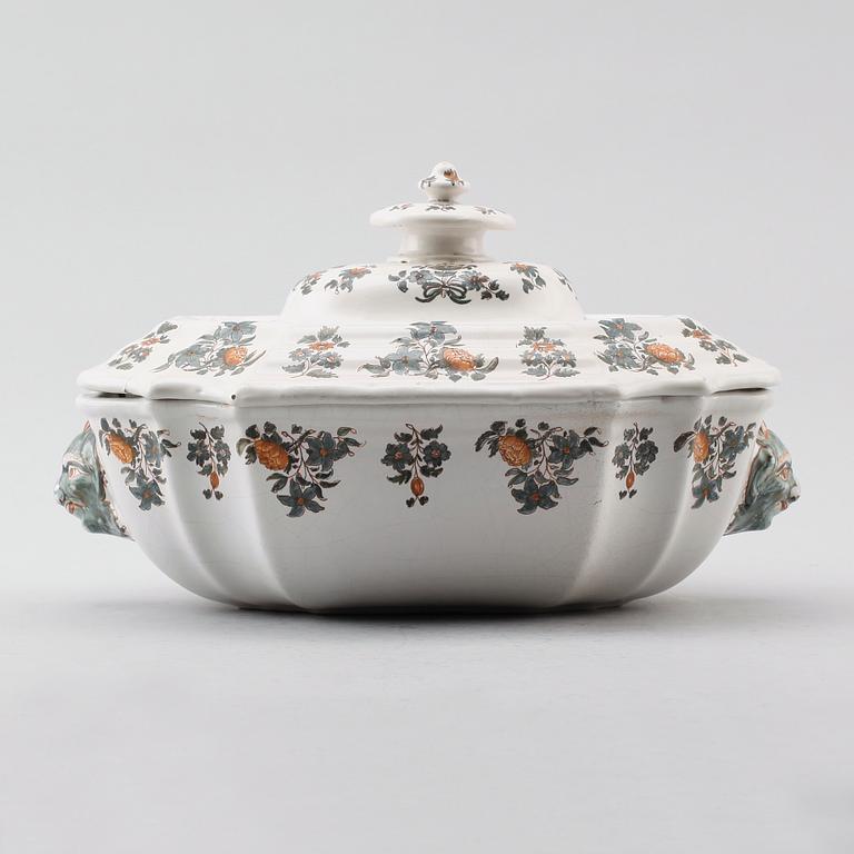 TERRIN med lock, fajans, märke för Joseph Olérys, Moustier.