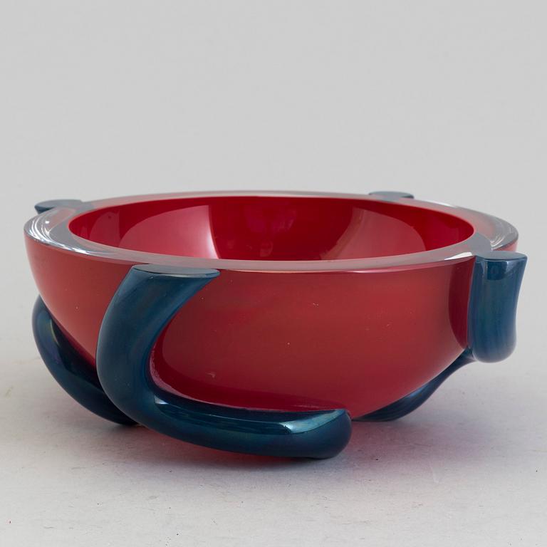 a glass bowl by Ann Wåhlström Kosta Boda.