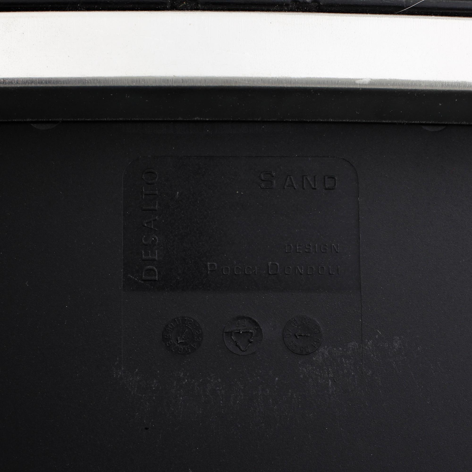 STOLAR, 8 st, "Sand", Pocci & Dondoli, Desalto, formgiven 2002.