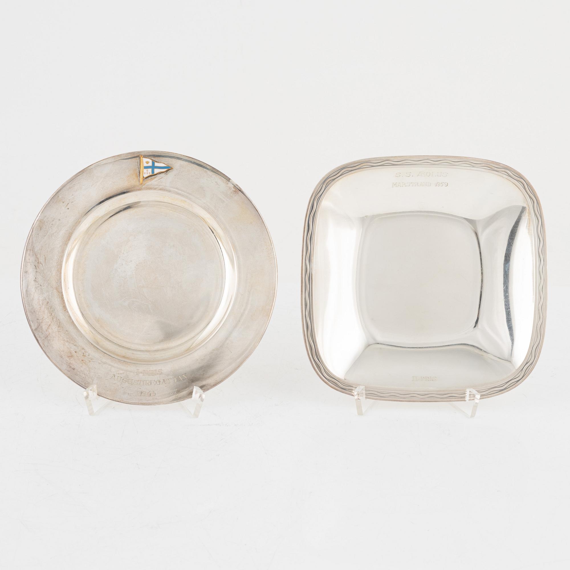 Bägare, 7 st, samt fat, 3 st, silver, 1900-tal, bl a Gustaf Janson CG Hallberg, Stockholm 1958.