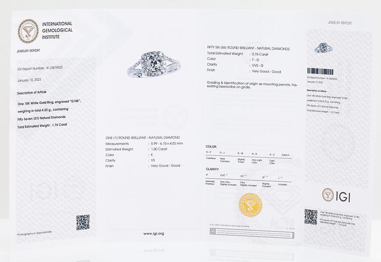 Ring, 18K vitguld, diamanter ca 1.76 ct tot. IGI- och GIA-certifikat.