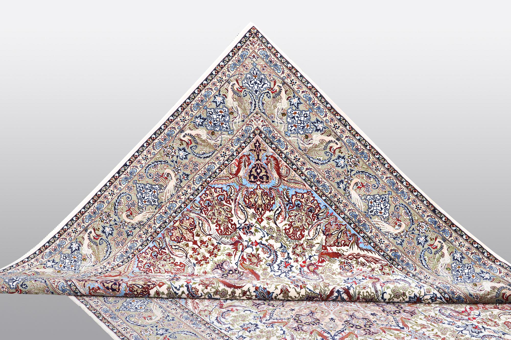 A carpet, Old Esfahan, part silk, ca 308 x 202 cm.