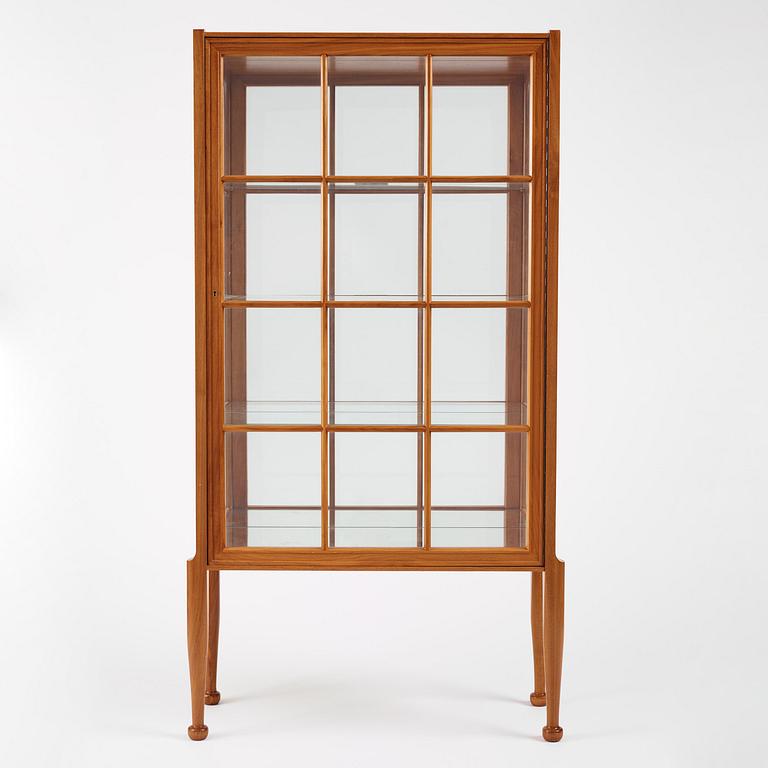 Josef Frank, a walnut display cabinet model "B 2217", Firma Svenskt Tenn, Sweden, 1950s-60s.