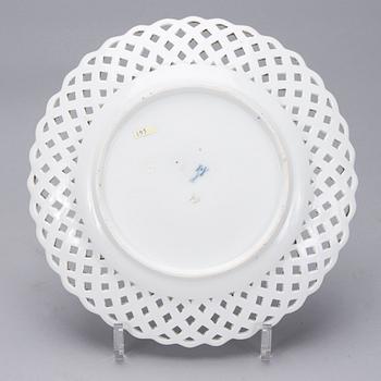 TALLRIK, porslin, Meissen, 1700-tal.