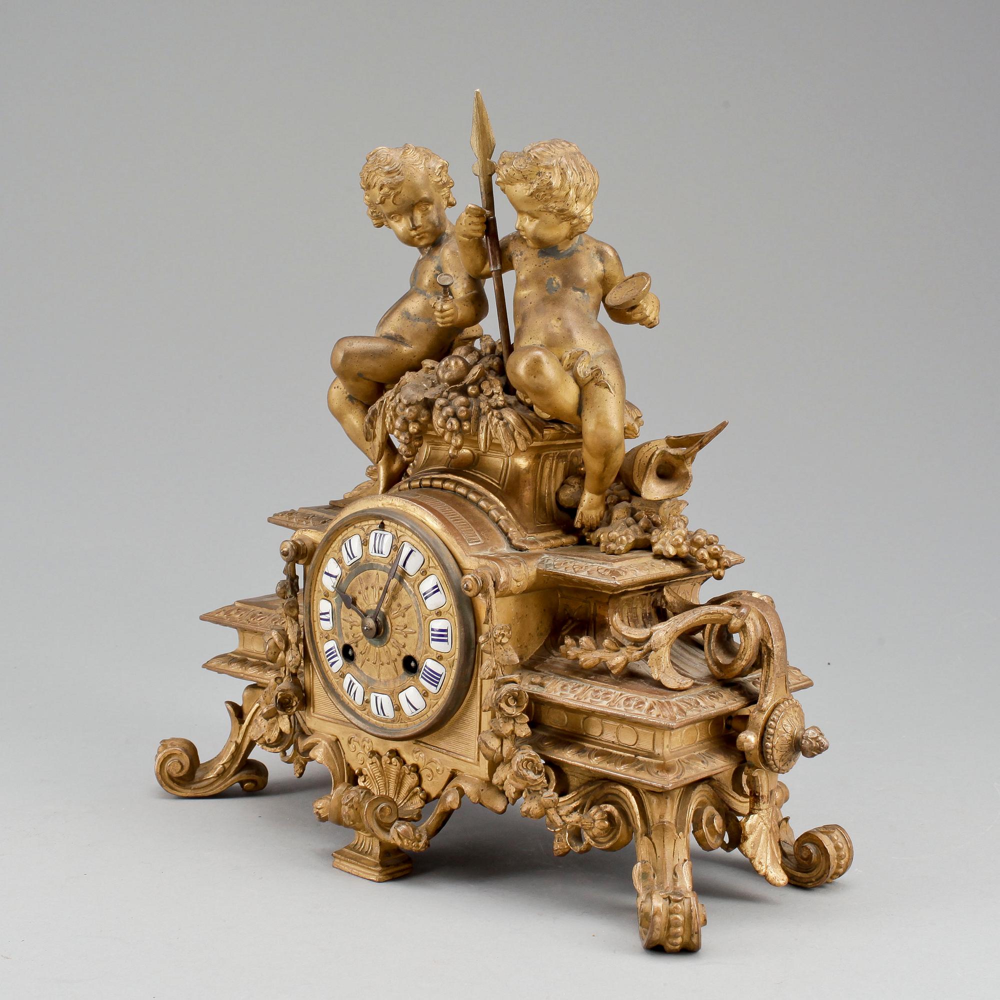 BORDSUR, nyrokoko, Märkt PH Mourley , 1800-talets andra hälft.