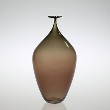 A Nils Landberg glass vase, Orrefors 1961.