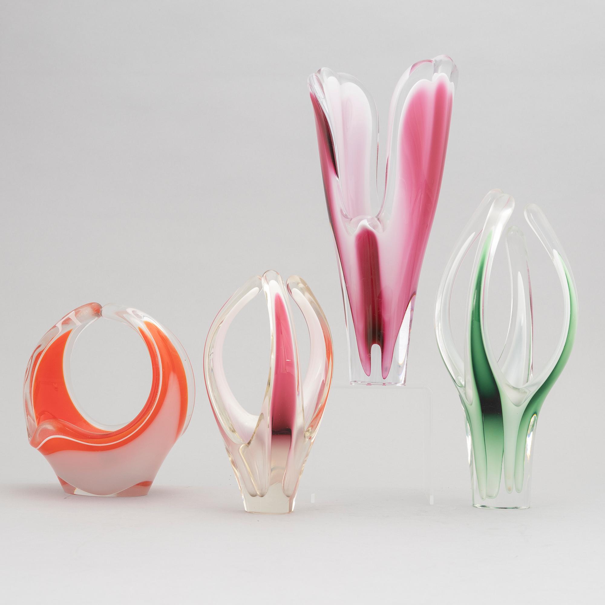 Paul Kedelv, vaser/skulpturer, 4 st, glas. Flygsfors Glasbruk.