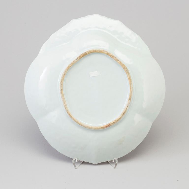 A famille rose porcelain serving dish, Canton, Qing dynasty, 19th century.