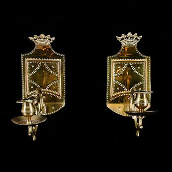 VÄGGLAMPETTER, ett par, mässing, omkring sekelskiftet 1900.