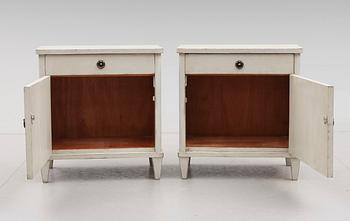 SÄNGBORD, 1 par, 1900-talets mitt.