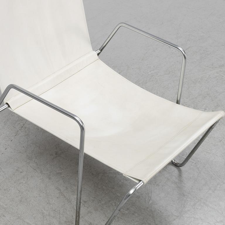Verner Panton, a pair of 'Bachelor' lounge chairs.