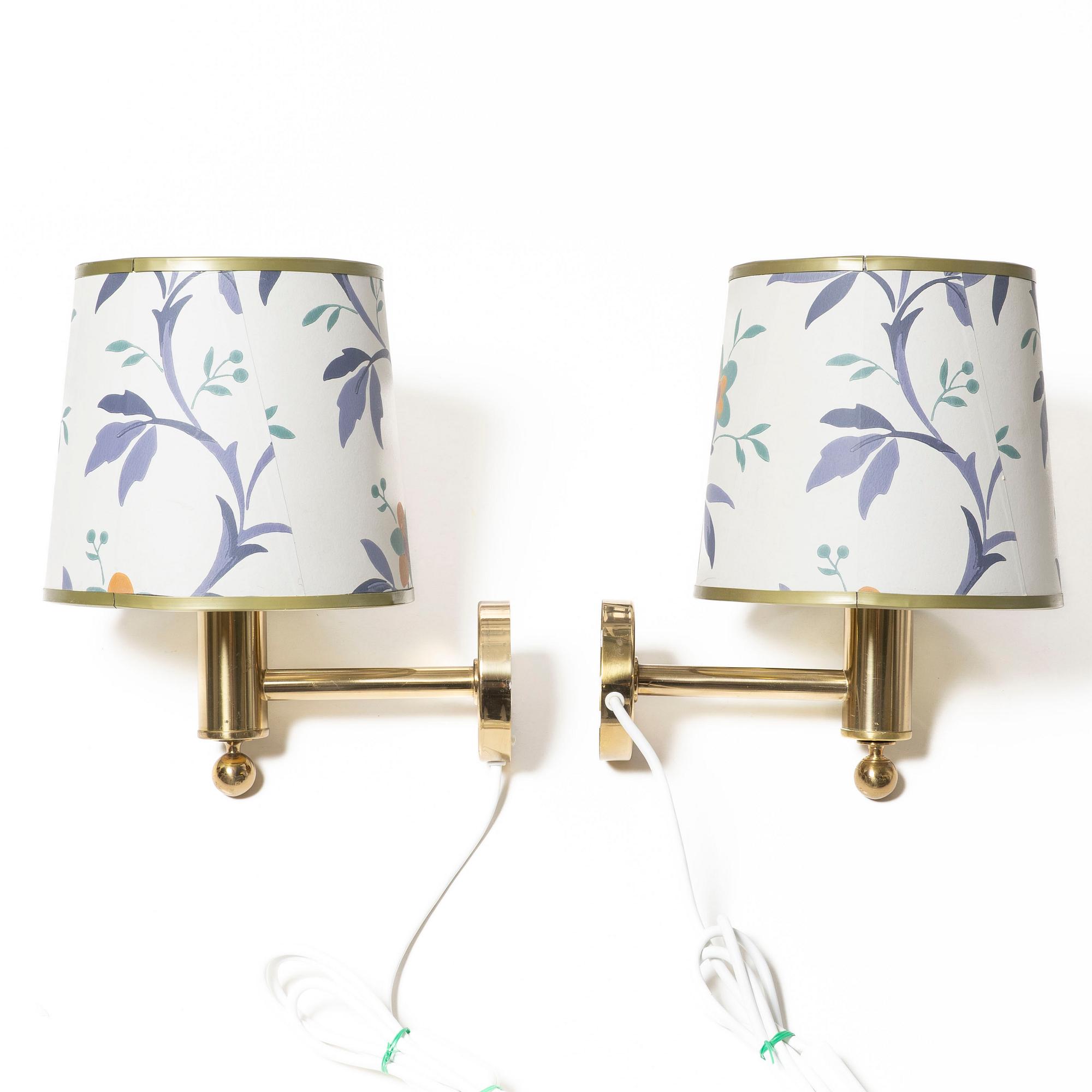 A pair of wall lamps, model "V-18", Bergboms. Late 20th century.