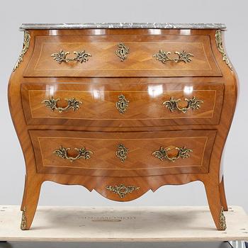 BYRÅ, rokokostil, 1900-talets mitt.