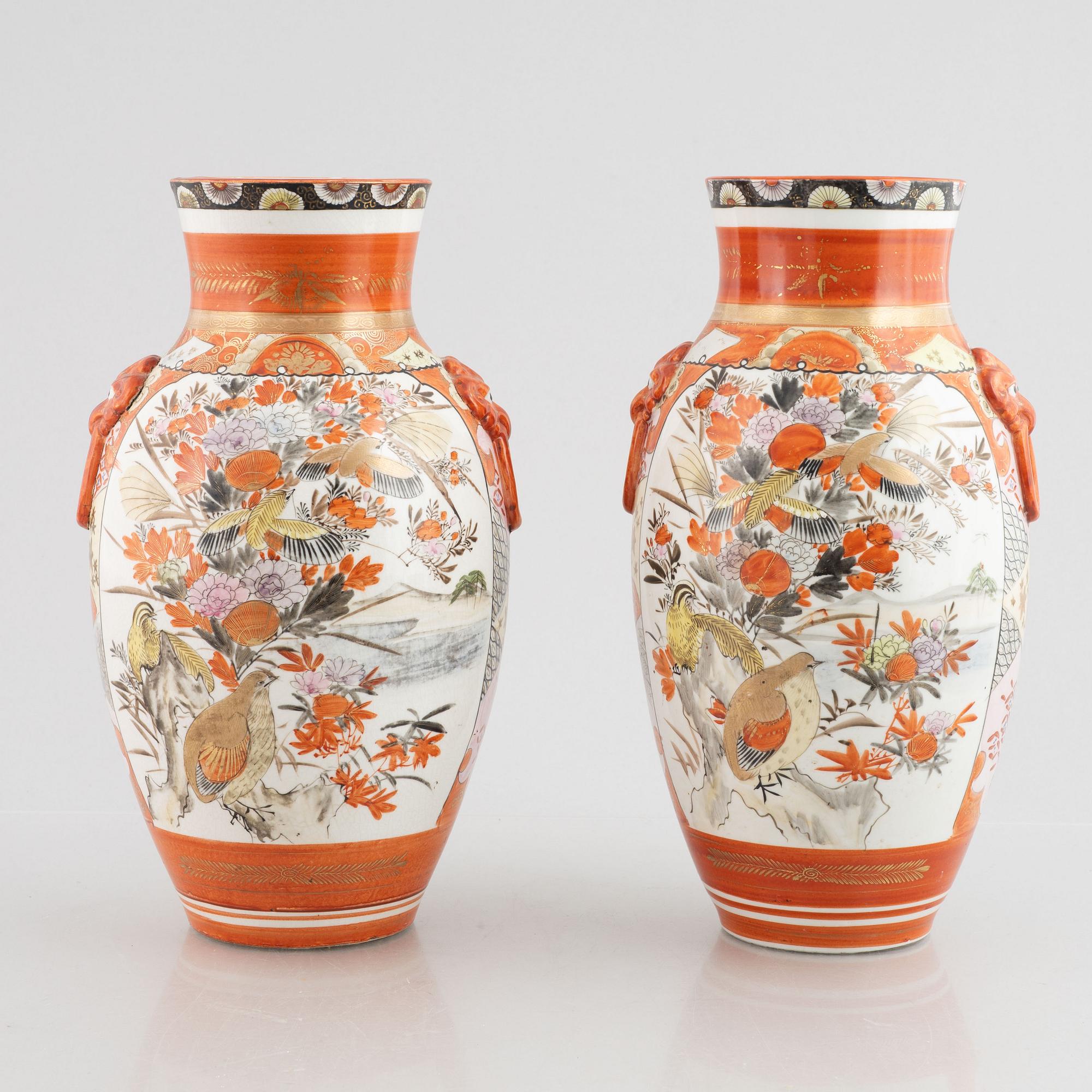 Vaser, ett par, flintgods, Japan, 1900-tal.