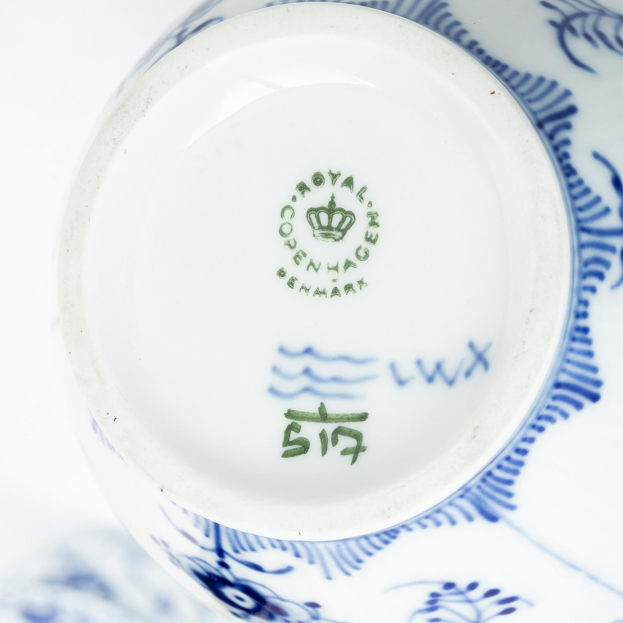 Royal Copenhagen, Servis, 14 delar, "Musselmalet", Danmark, 1900-tal.