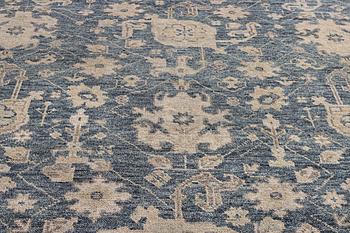 Matta, med sk. Mamlukdesign, ca 307 x 253 cm.