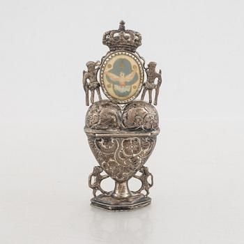 A Pseudo Marked Snuff Box, probably low grade silver, 19th Century.