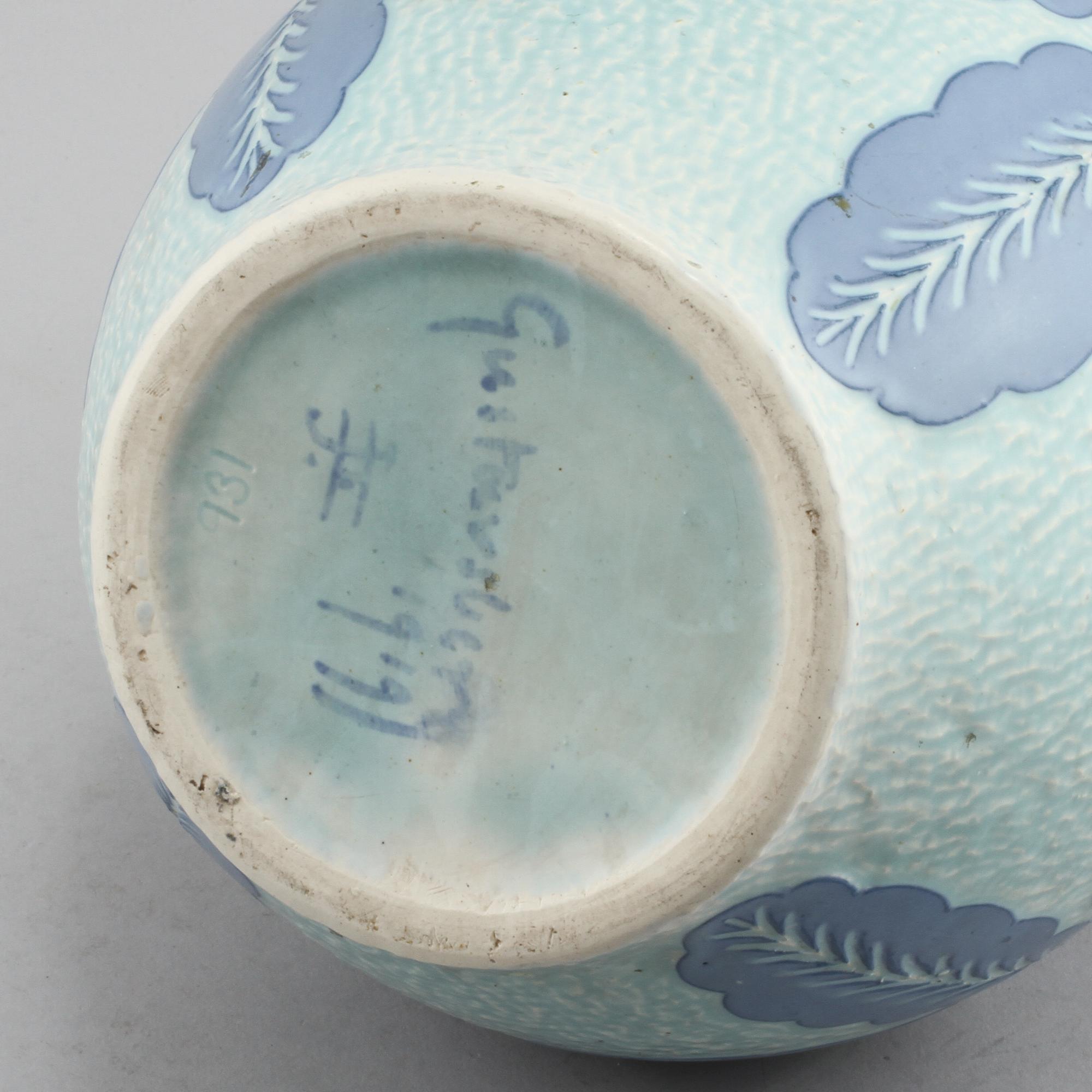 VAS, stengods, sgrafitto, Josef Ekberg, Gustafsberg, signerad och daterad 1919.