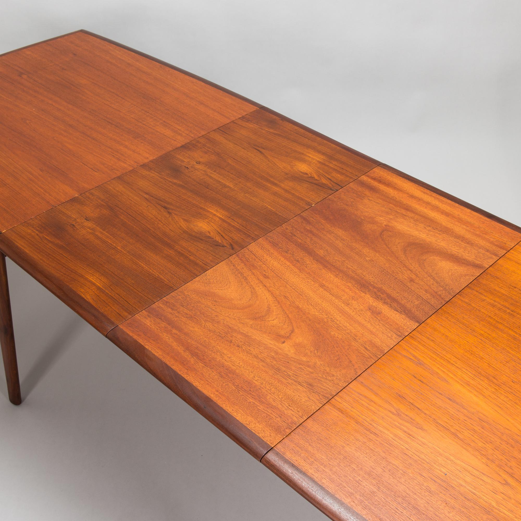 Arne Hovmand-Olsen, 1950's dining table and four chairs for Mogens Kold, A/S Kerteminde, Denmark.