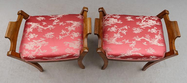 TABURETTER, 1 par, Karl Johan, 1800-talets mitt.