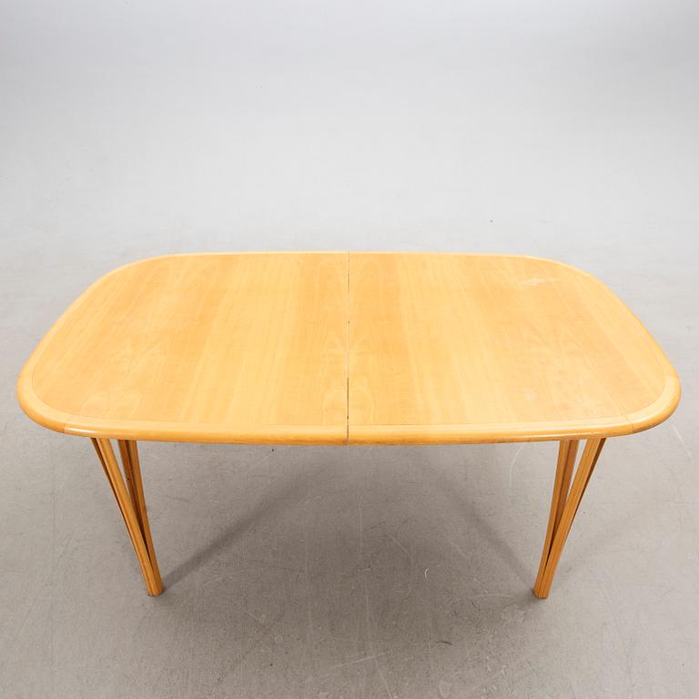 Matbord, "Timeless", Haslev Møbelsnedkeri, Danmark.