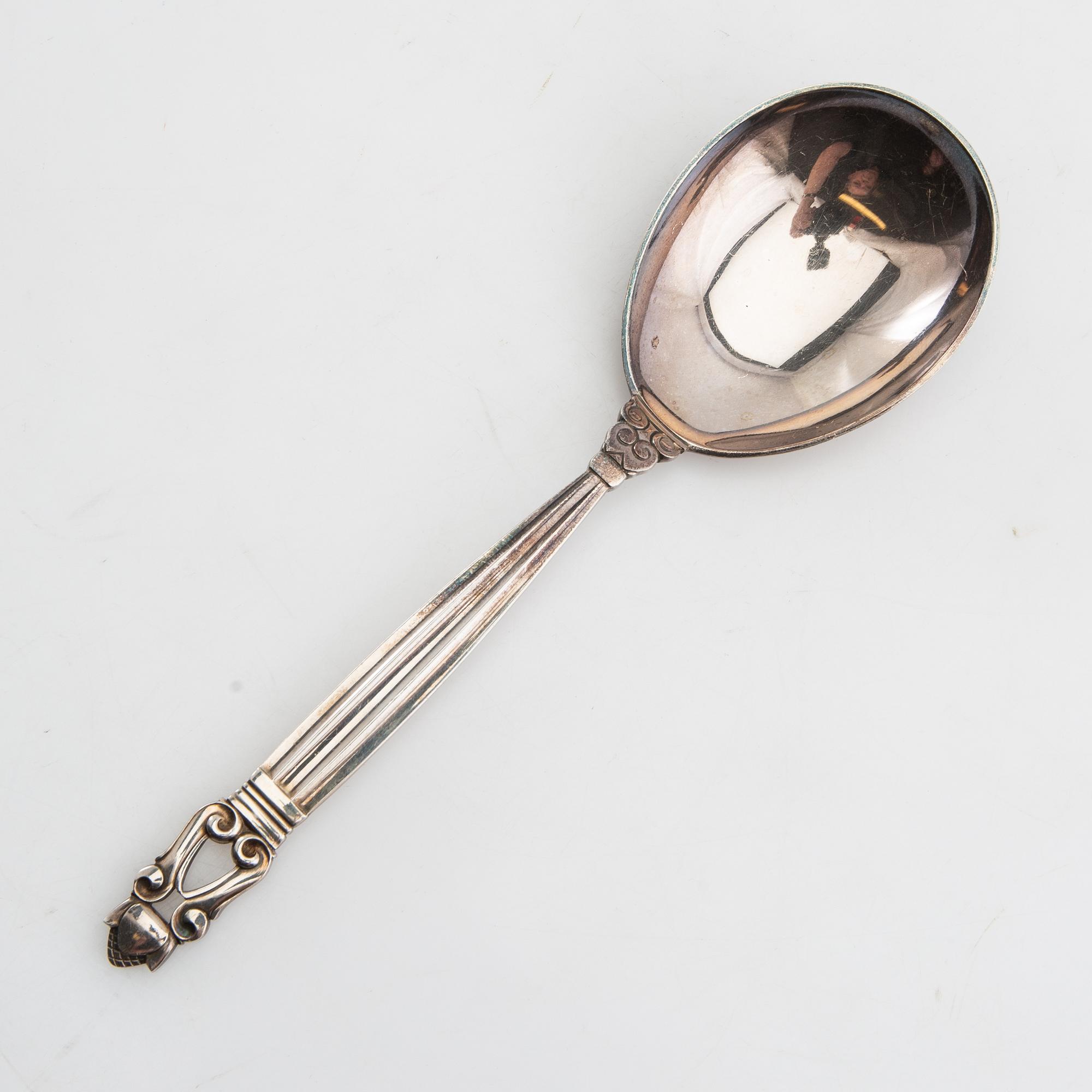 Johan Rohde, serving spoon "Konge/Achorn" sterling silver for Georg Jensen after 1945.