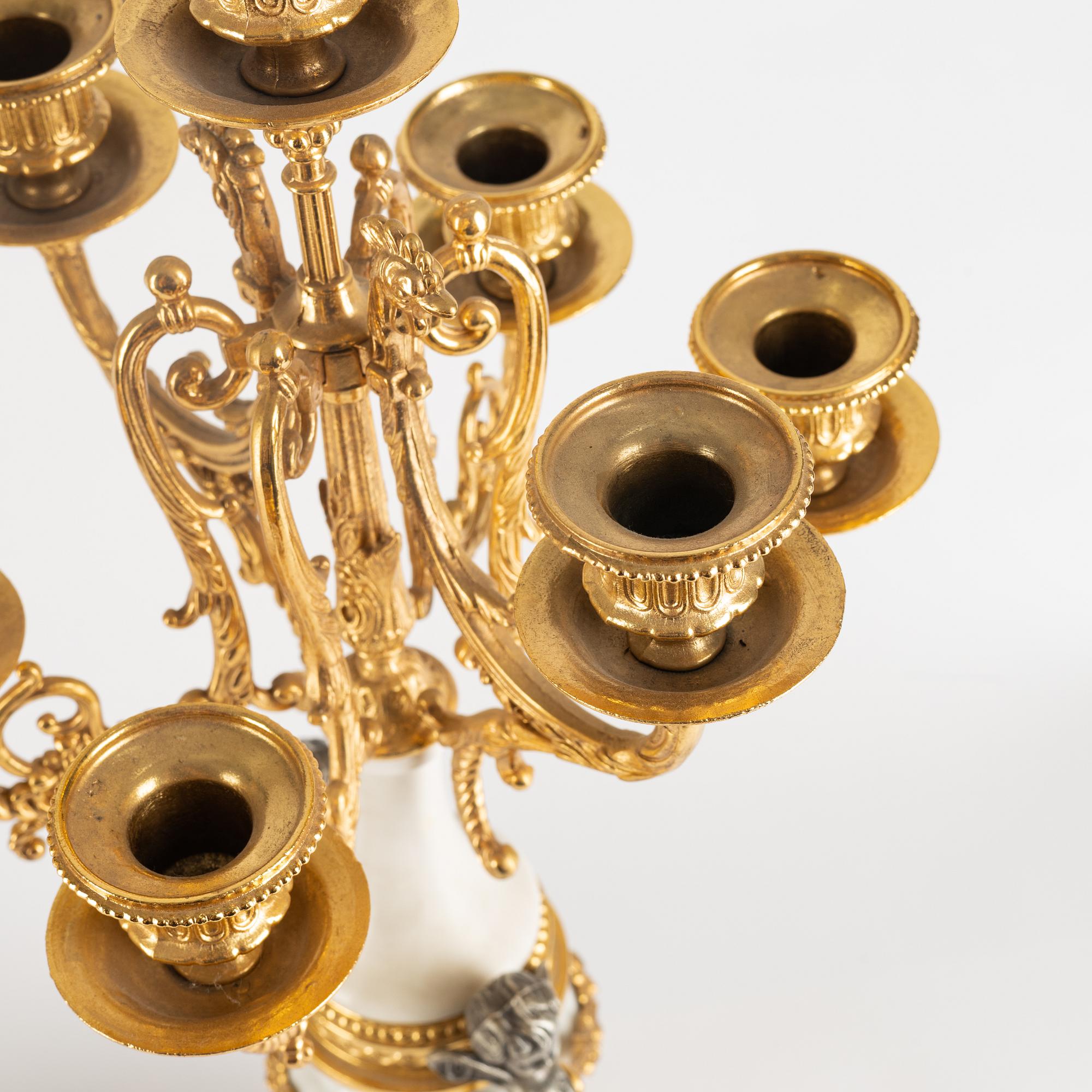 Kandelabrar, ett par, Louis XVI-stil, modern tillverkning.