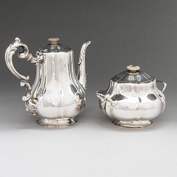 Alexander Kordes, Kaffekanna och sockerskål, silver, S:t Petersburg, Ryssland 1858.
