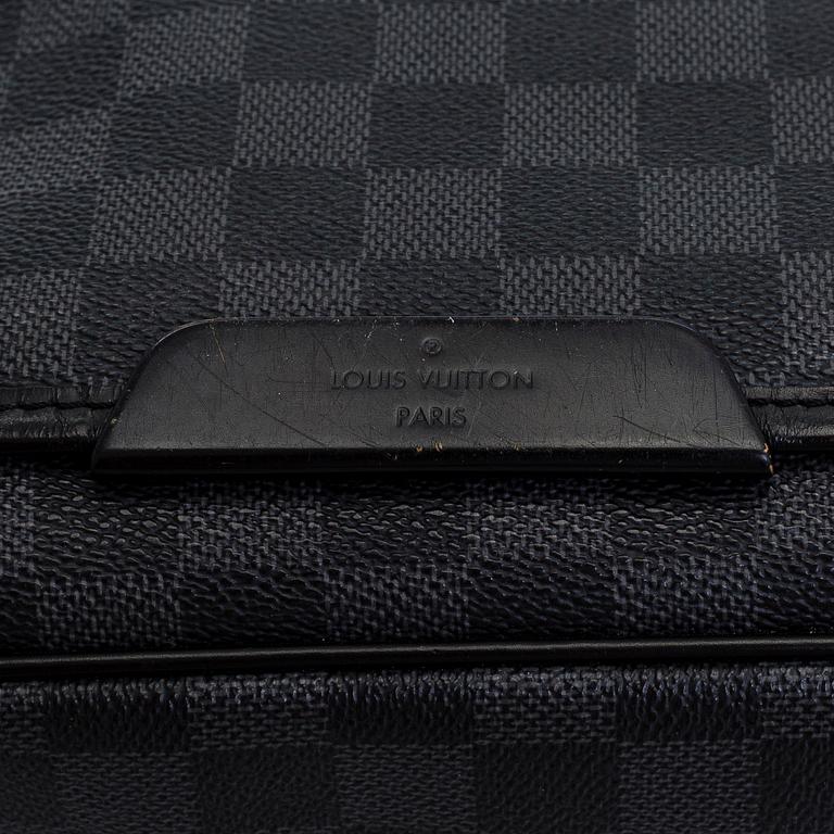 Louis Vuitton, "Daniel MM Messenger", laukku.