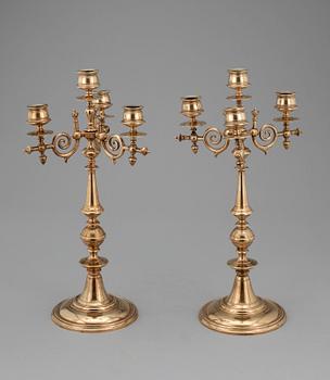 KANDELABRAR, ett par, mässing, E.A Näsman & co, Eskilstuna, sekelskiftet 1900.