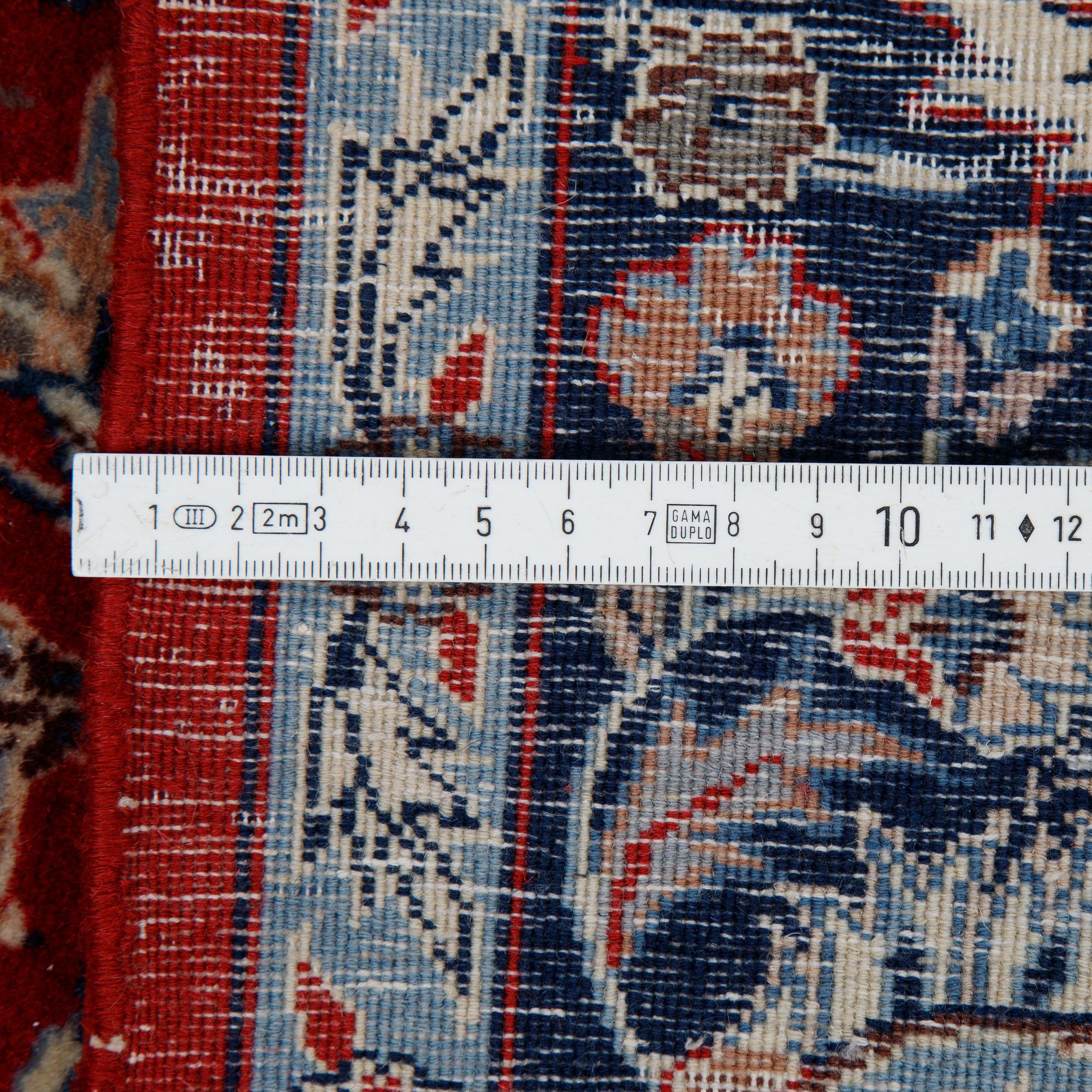 Matto, oriental, ca 190 x 126 cm.